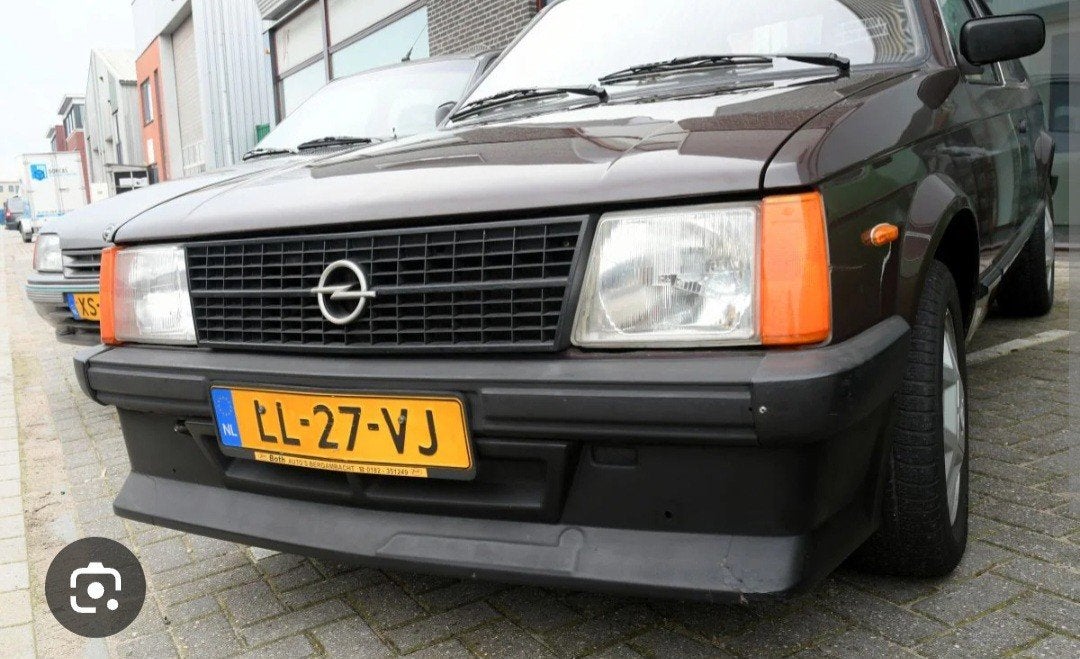 GEZOCHT kunststof bumper d kadett, Ophalen of Verzenden, Voor, Bumper