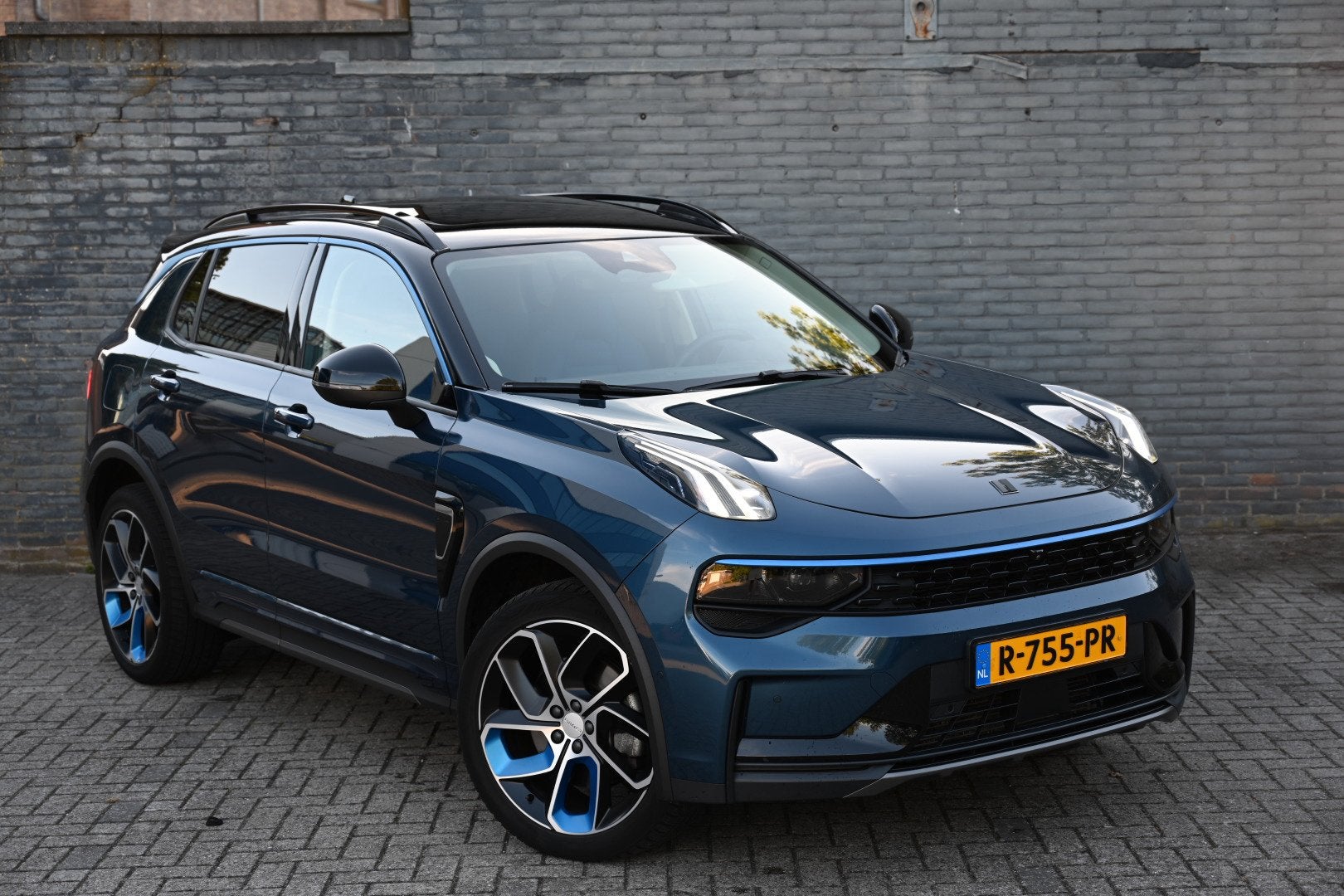 Lynk & Co 01 261pk Phev 2022 Blauw, 1e eigenaar, SOH 94,5%, Stof, 1800 kg, 4 cilinders, 120 €/maand