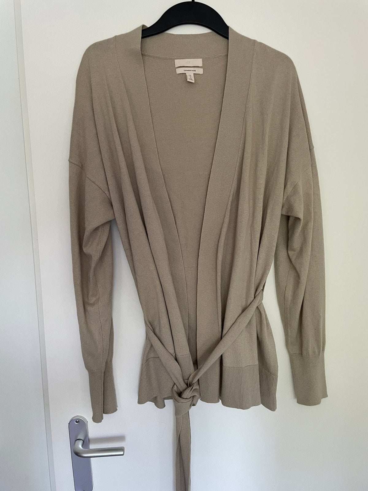 Beige vestje met kasjmier van h&m maat S, Ophalen of Verzenden, Zo goed als nieuw, Maat 36 (S), Beige