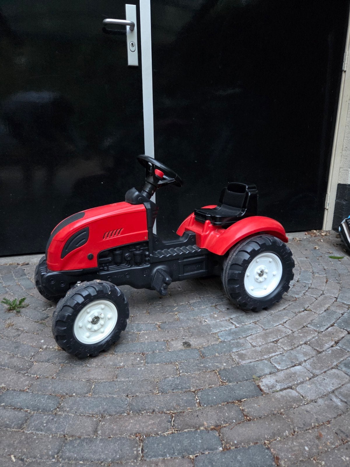 Rode traptractor voor kinderen - Zo goed als nieuw, Ophalen, Zo goed als nieuw, Trapvoertuig