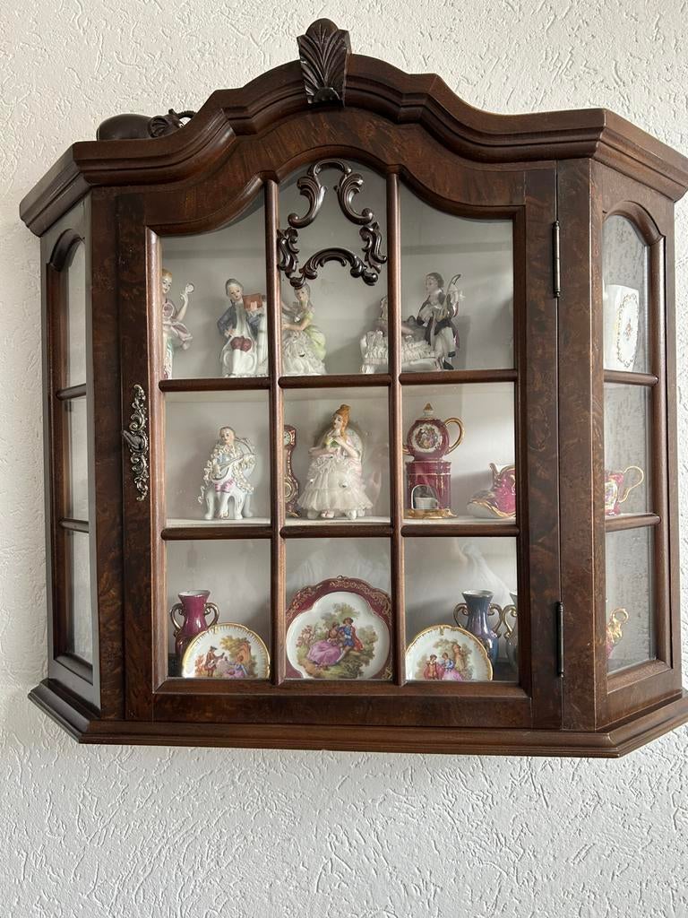 Te koop: porcelein kastje met inhoud., Huis en Inrichting, Ophalen, 50 tot 100 cm, Zo goed als nieuw, Minder dan 100 cm
