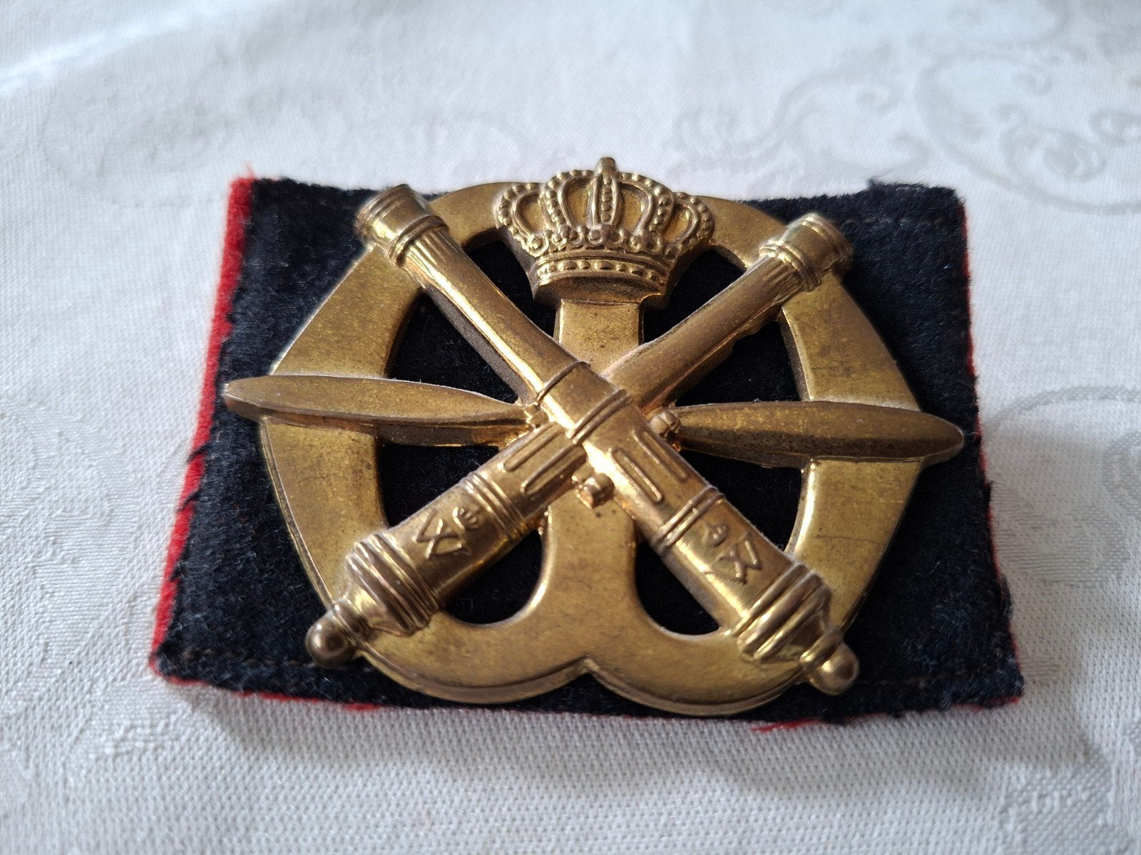 Baretembleem 1950 Luchtdoelartillerie (43), Verzenden, Landmacht, Nederland, Embleem of Badge