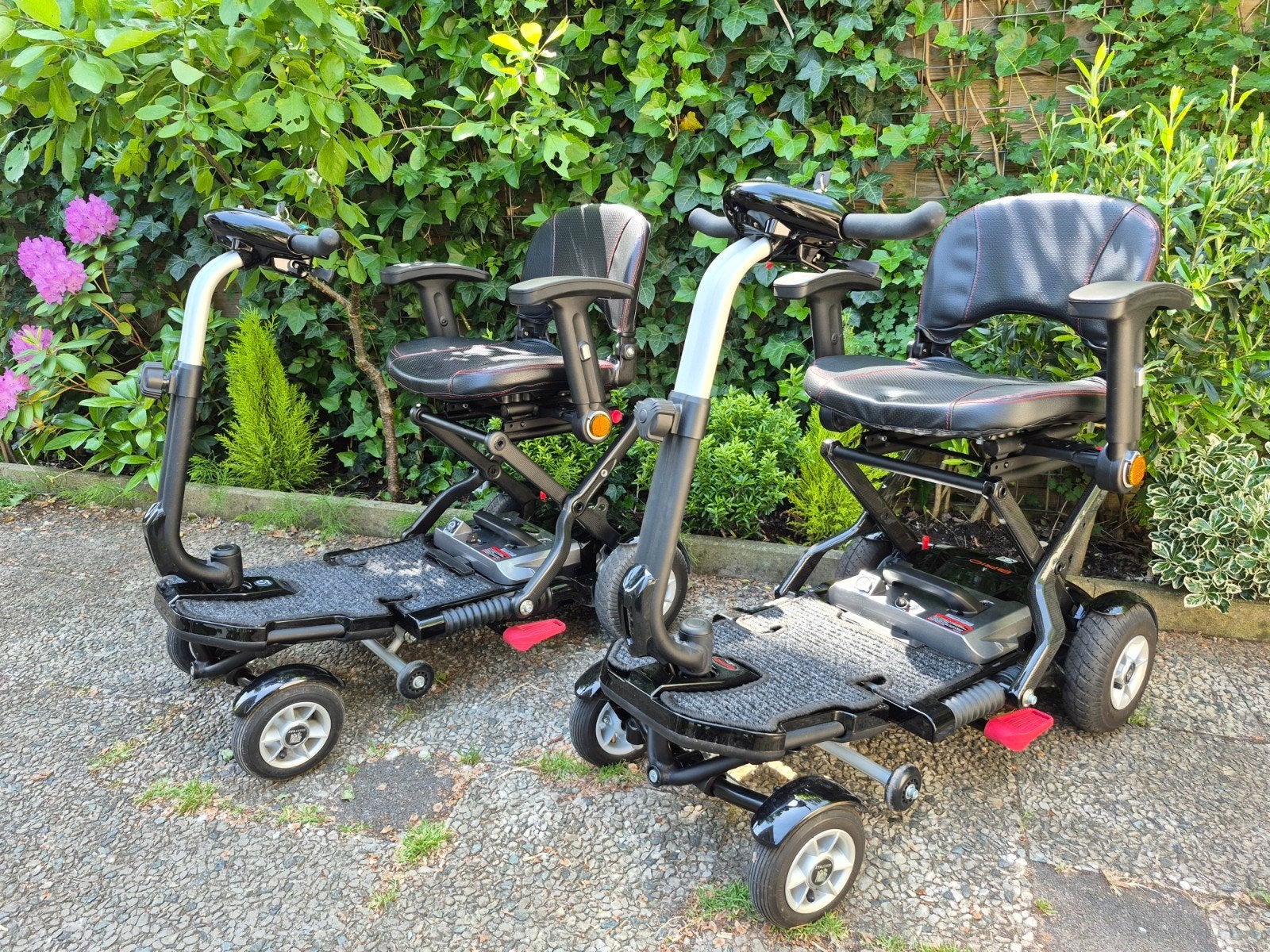 2X Bobby Carbon Deluxe Opvouwbare Scootmobielen, Diversen, Brommobielen en Scootmobielen, Ophalen, 10 km/u of minder, Zo goed als nieuw