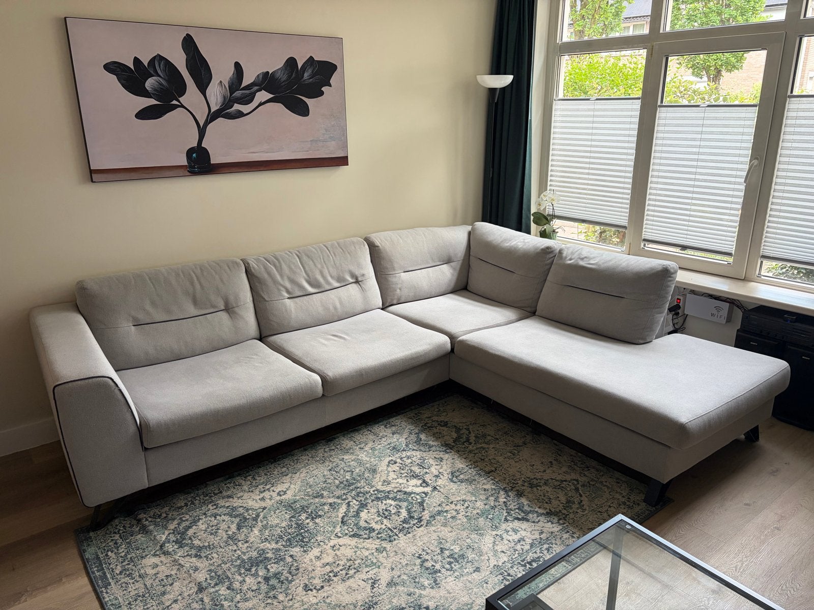 Gratis af te halen: Grijze hoekbank - 275x225 cm, Huis en Inrichting, Ophalen, 250 tot 300 cm, Gebruikt, 100 tot 125 cm