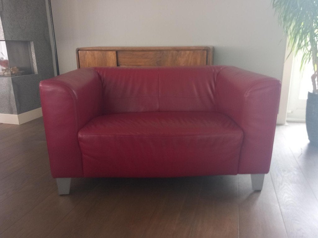 LEREN RODE LOVE SEAT BANK, Huis en Inrichting, Gebruikt, Tweepersoons, Ophalen of Verzenden, Rechte bank