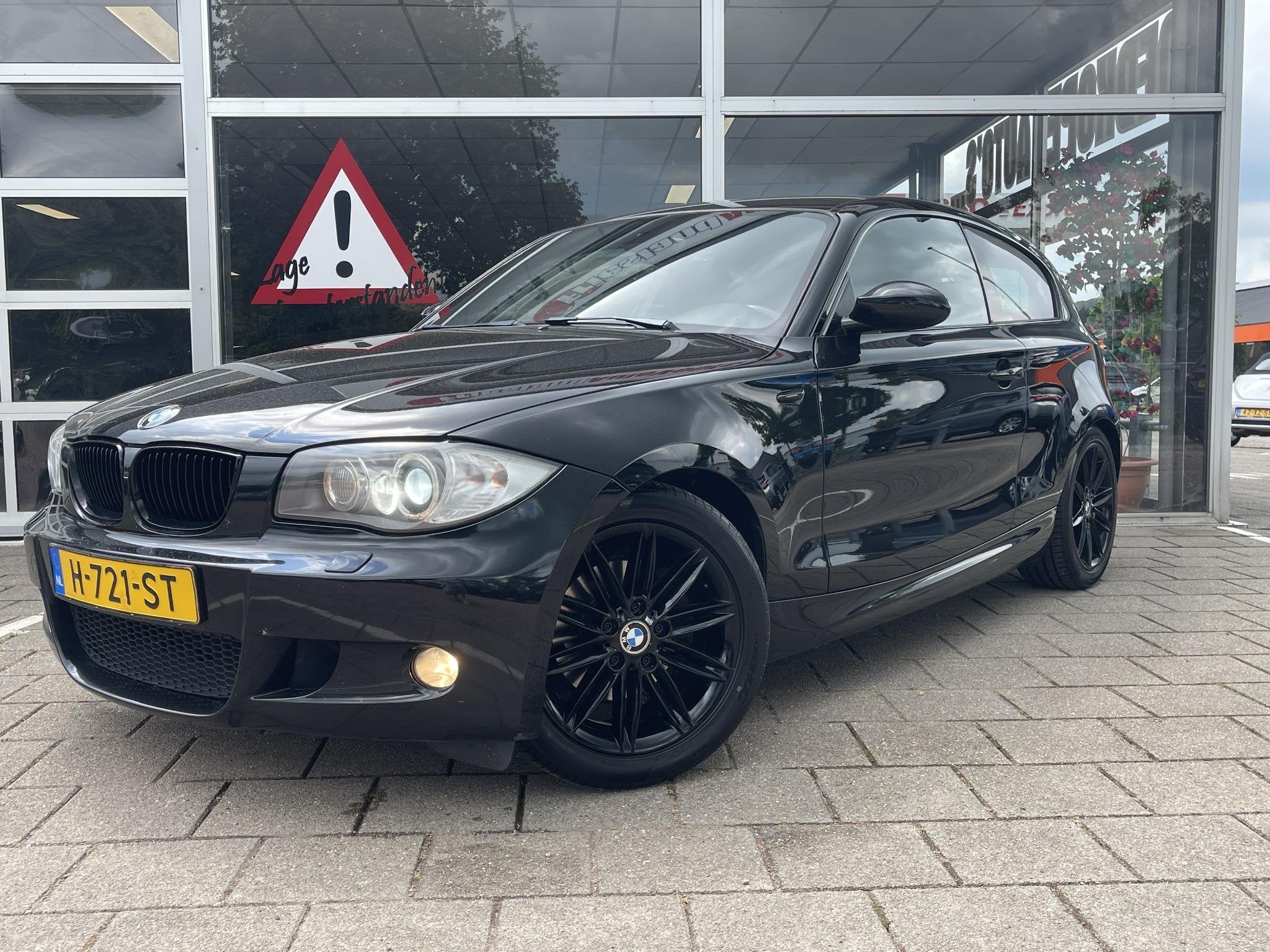 BMW 1-serie 120i /M Sportpakket/Leder/Cruise/Clima/Onderhoud, Auto's, 1-Serie, Euro 5, Achterwielaandrijving, Zwart