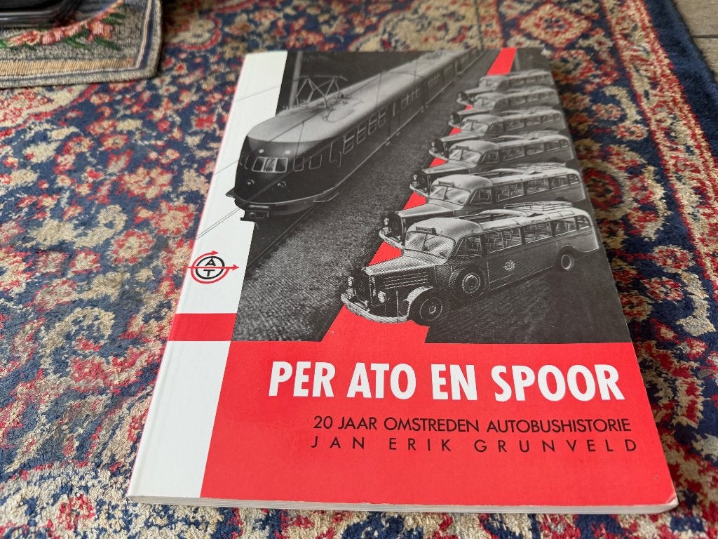 Per auto en spoor 20 jaar omstreden autobushistorie., Ophalen of Verzenden, Zo goed als nieuw, Jan Erik Grunveld, Bus