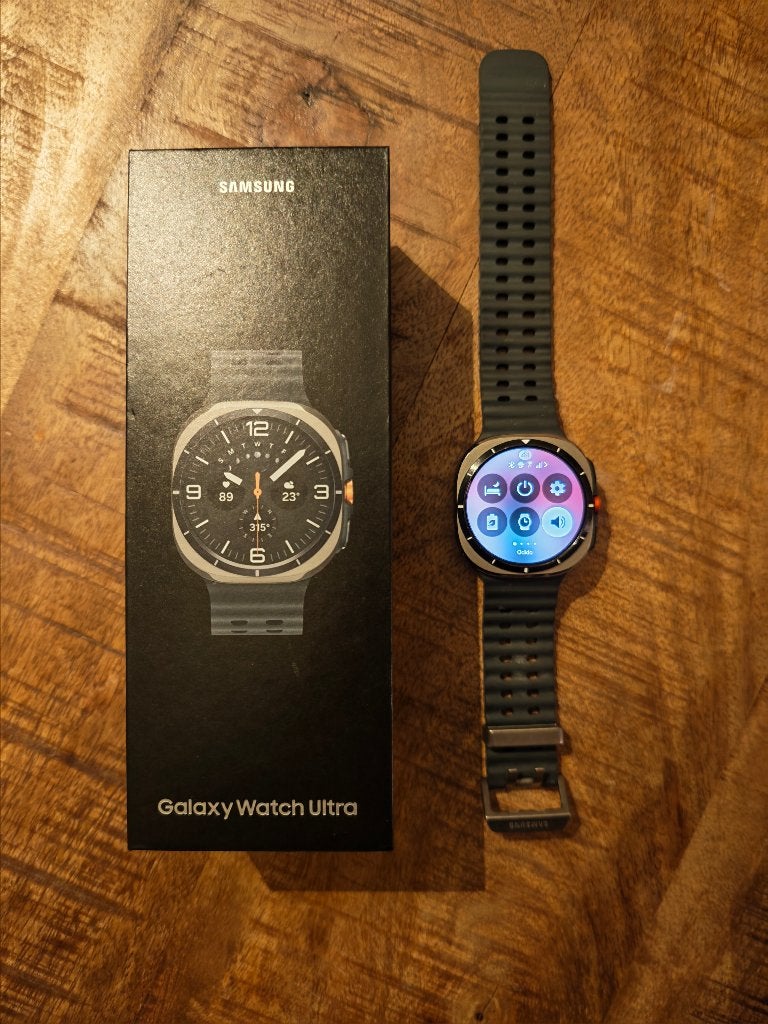 Samsung Galaxy Watch Ultra 32GB + bandjes en bumpers, Sieraden, Tassen en Uiterlijk, Smartwatches, Zwart, Samsumg, Ophalen of Verzenden