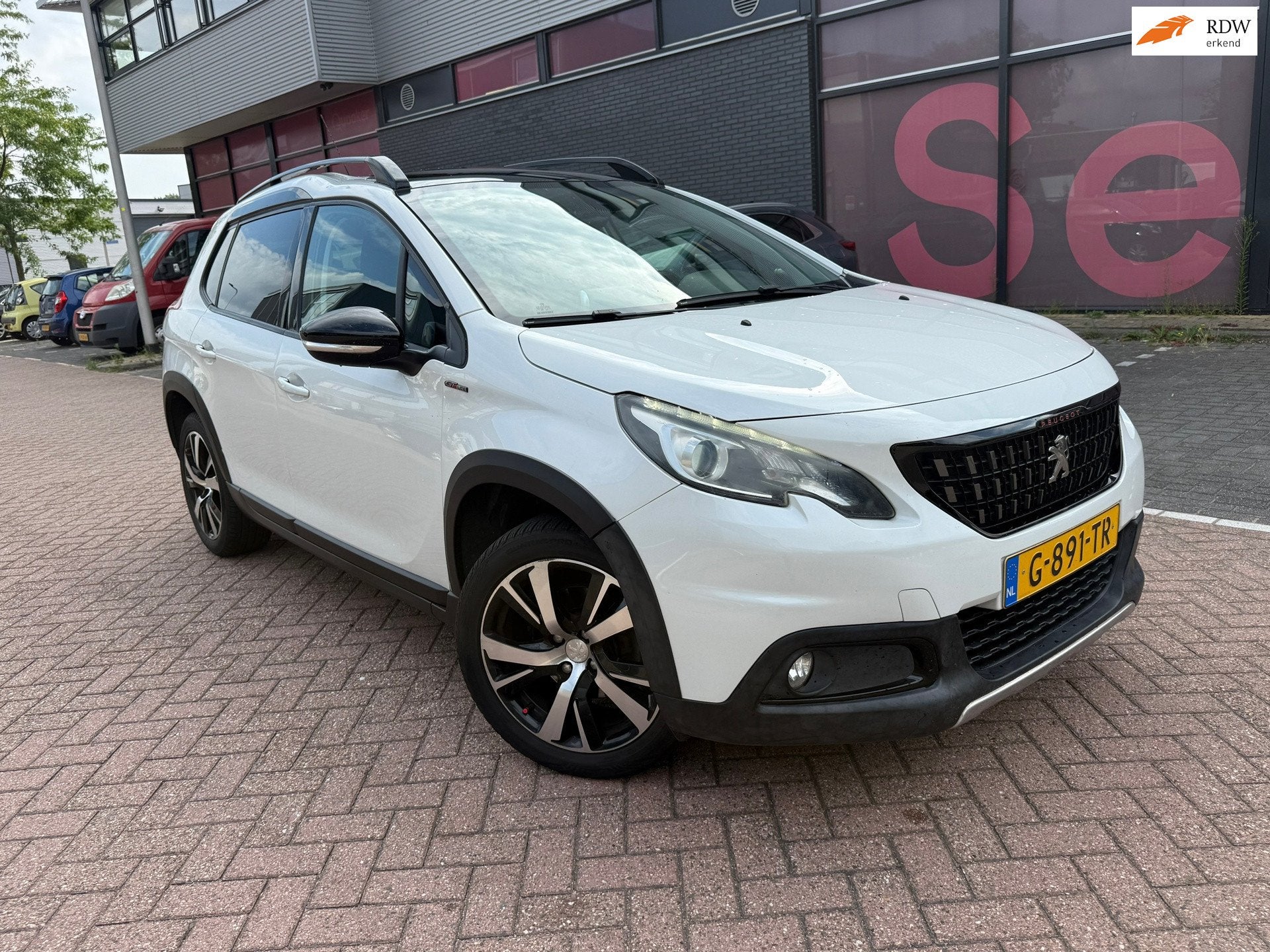 Peugeot 2008 1.2 PureTech Allure Volle Automaat GT Line Came, Auto's, Dealer onderhouden, 1250 kg, Euro 6, 1199 cc