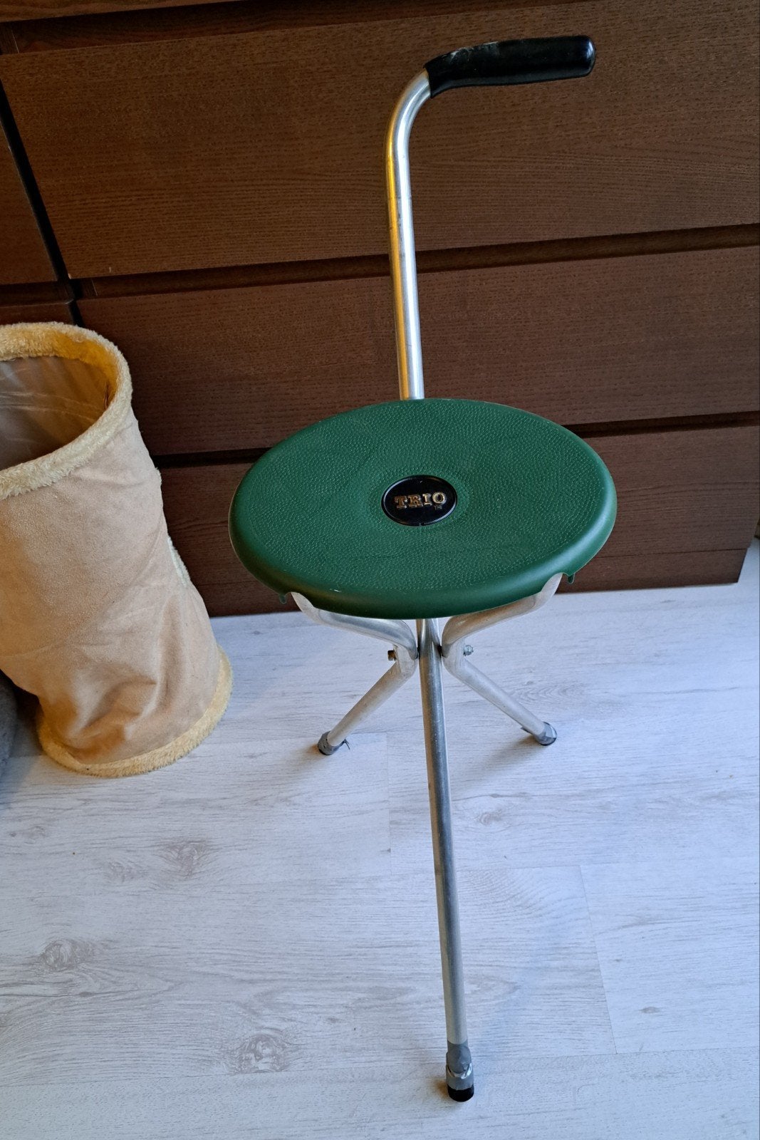 Wandelstok met uitvouwbare zitje, driepoot wandelstok., Ophalen, Opvouwbaar, Gebruikt