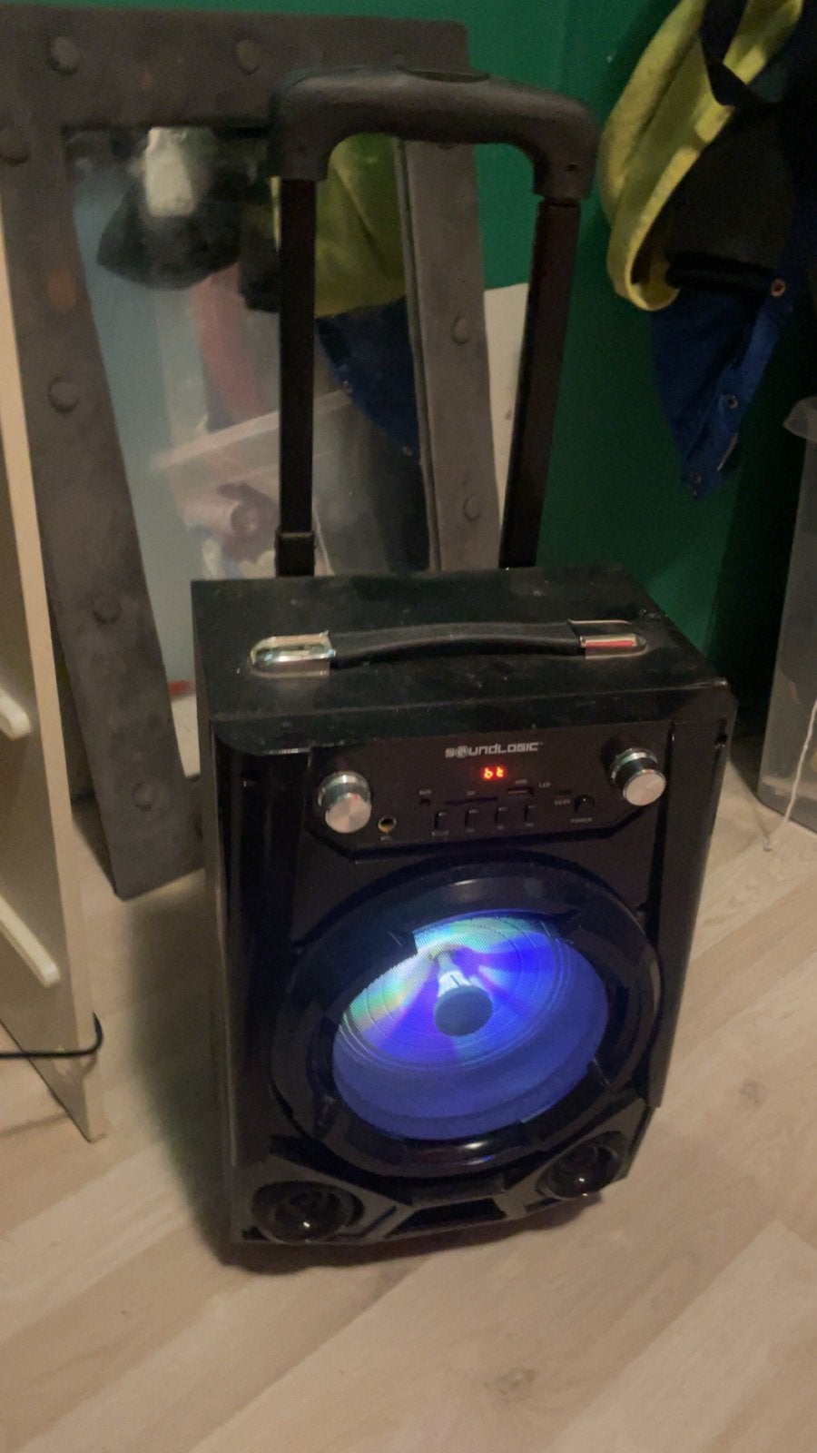 Soundlogic Speaker met AUX, Bluetooth en Bass Booster, Overige merken, Ophalen of Verzenden, Zo goed als nieuw, Draagbare speaker