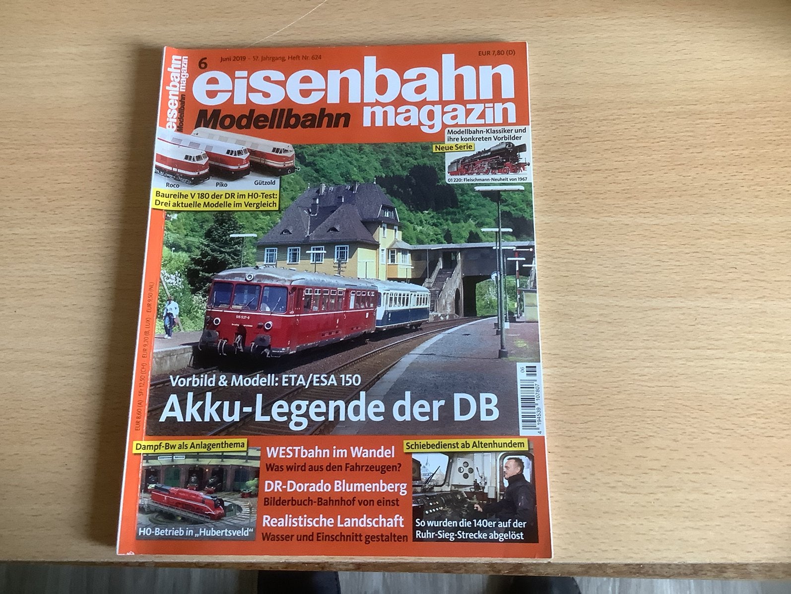 In 1 koop hobby bladen, Ophalen of Verzenden, Zo goed als nieuw, Trein, Boek of Tijdschrift