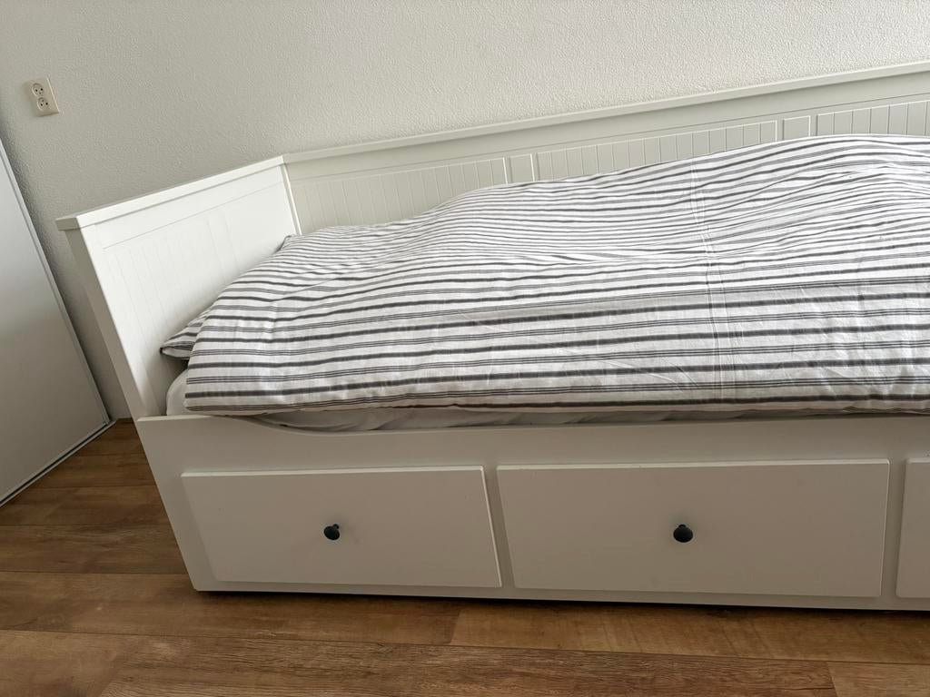 Bed Hemnes (eventueel met kast/commode), Ophalen, Gebruikt, Eenpersoons, Wit