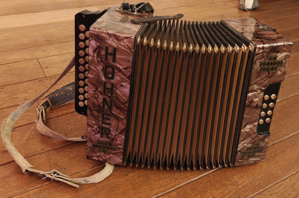 Hohner Club Modell II Accordeon - Vintage Knopaccordeon, Muziek en Instrumenten, Accordeons, Gebruikt, Met riemen, Overige formaten