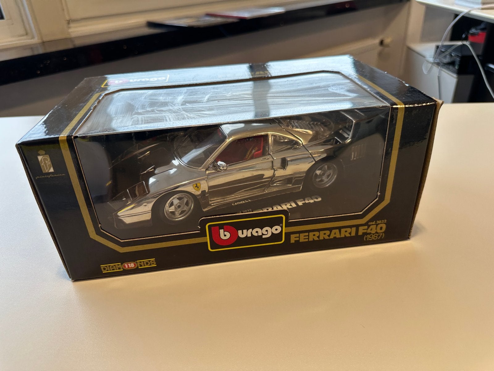 Burago Ferrari F40 1:18 Chroom, Auto, Groter dan 1:32, Nieuw, Ophalen