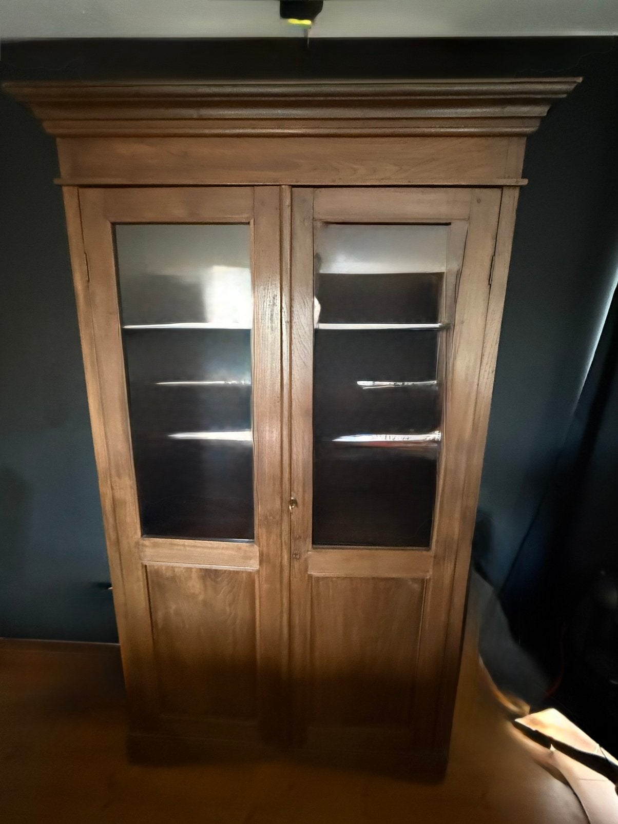 Houten kast met slot, Ophalen, Zo goed als nieuw, 25 tot 50 cm, 200 cm of meer
