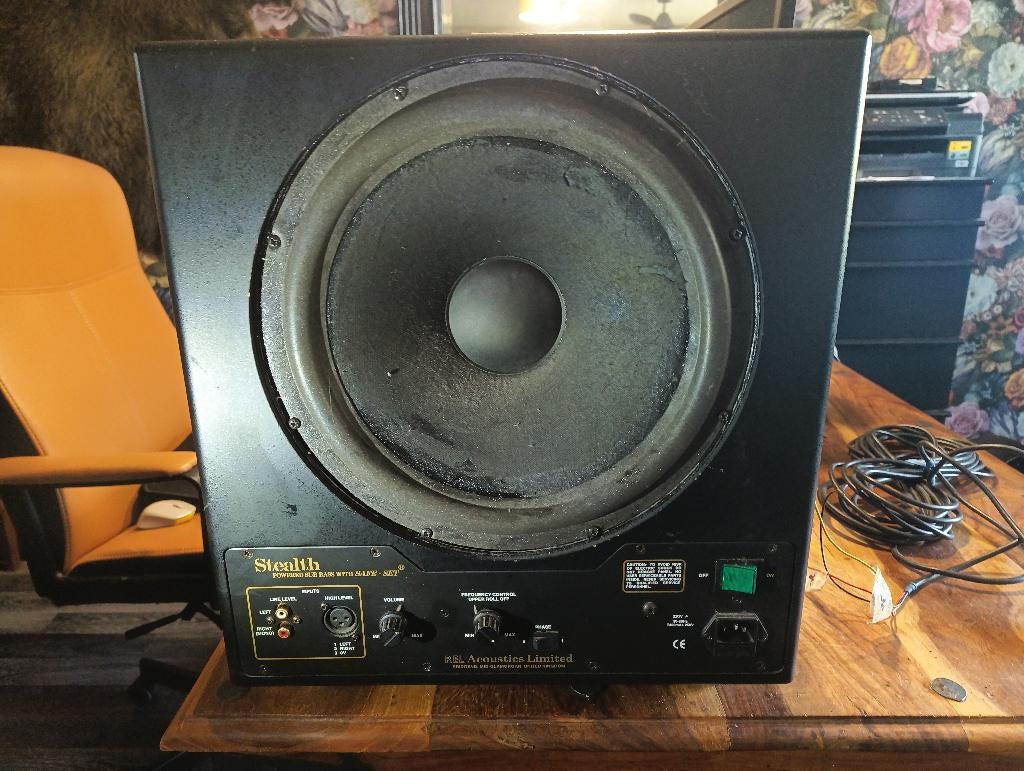 Rel Stealth subwoofer (Goed Lezen), Audio, Tv en Foto, Luidsprekers, Gebruikt, Subwoofer, 120 watt of meer, Ophalen
