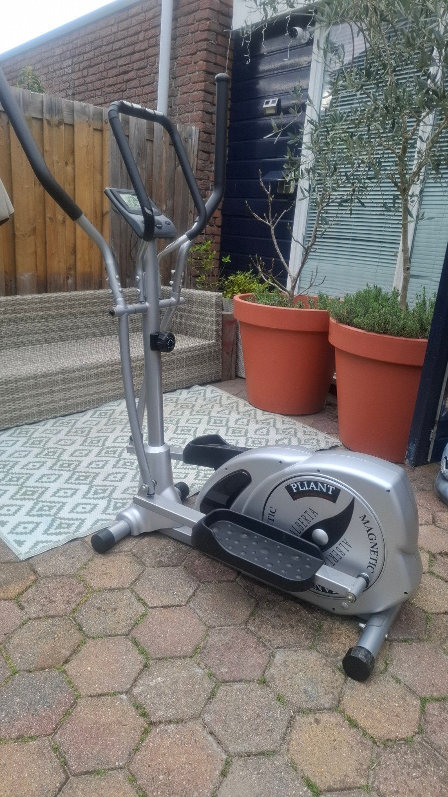 Pliant Magnetische Crosstrainer (T.E.A.B), Ophalen