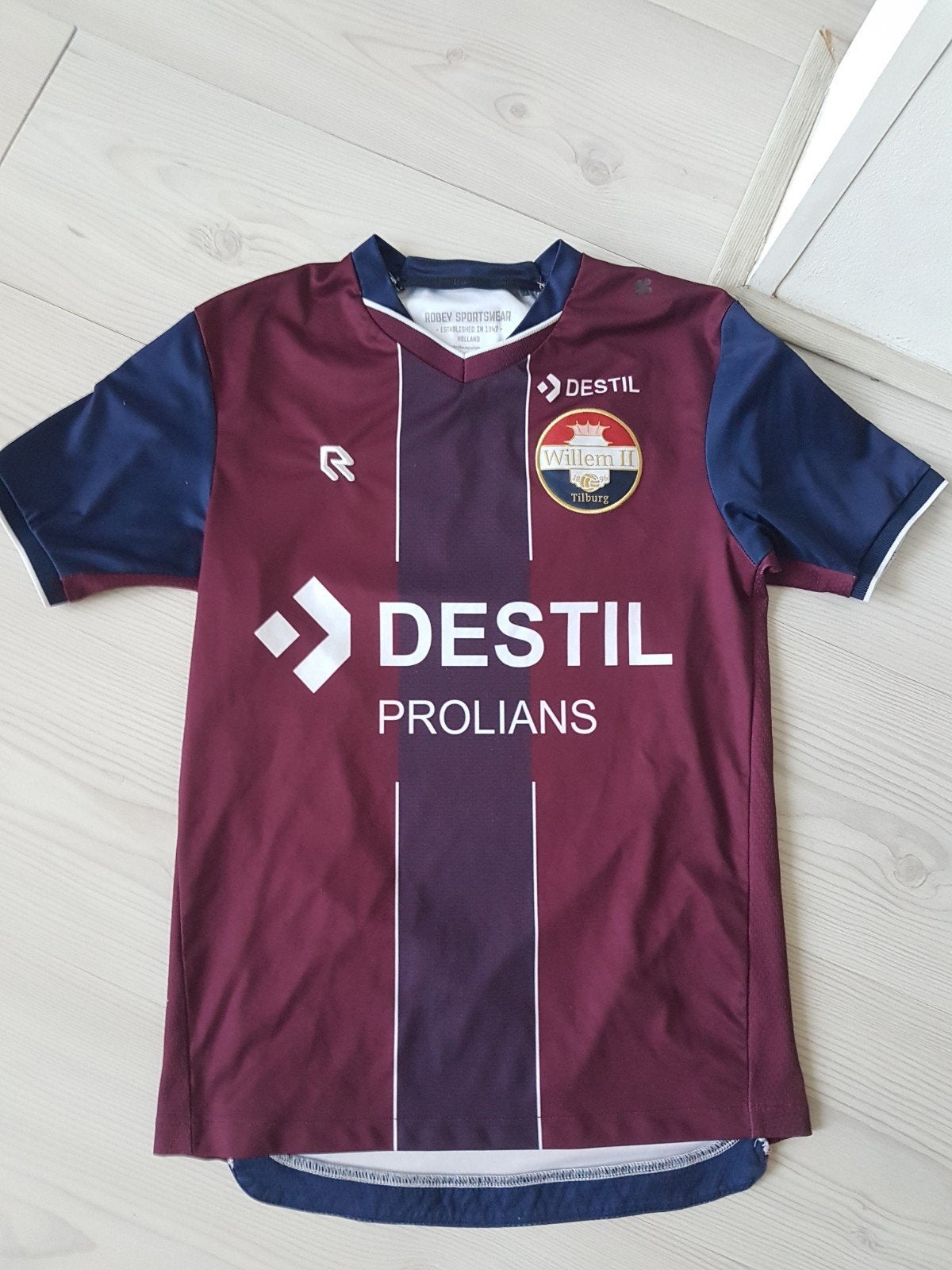 Willem 2 heren voetbalshirt in size xs, Maat XS of kleiner, Ophalen of Verzenden, Zo goed als nieuw, Shirt
