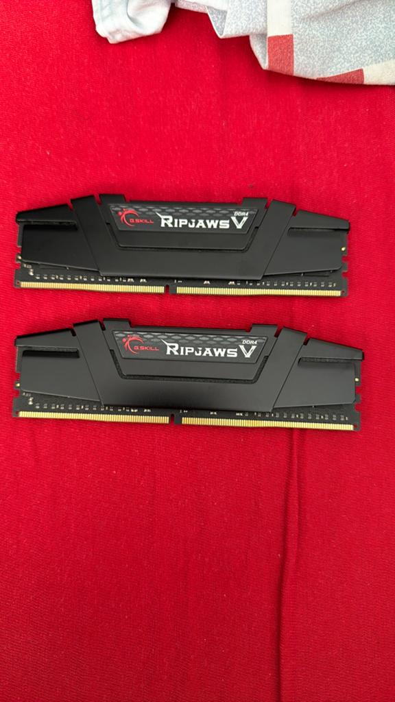 32x 2 Gb DDR4 F4-3200C16D-64GVK (lees descriptie), Computers en Software, RAM geheugen, Gebruikt, Desktop, 64 GB, DDR4, Ophalen of Verzenden