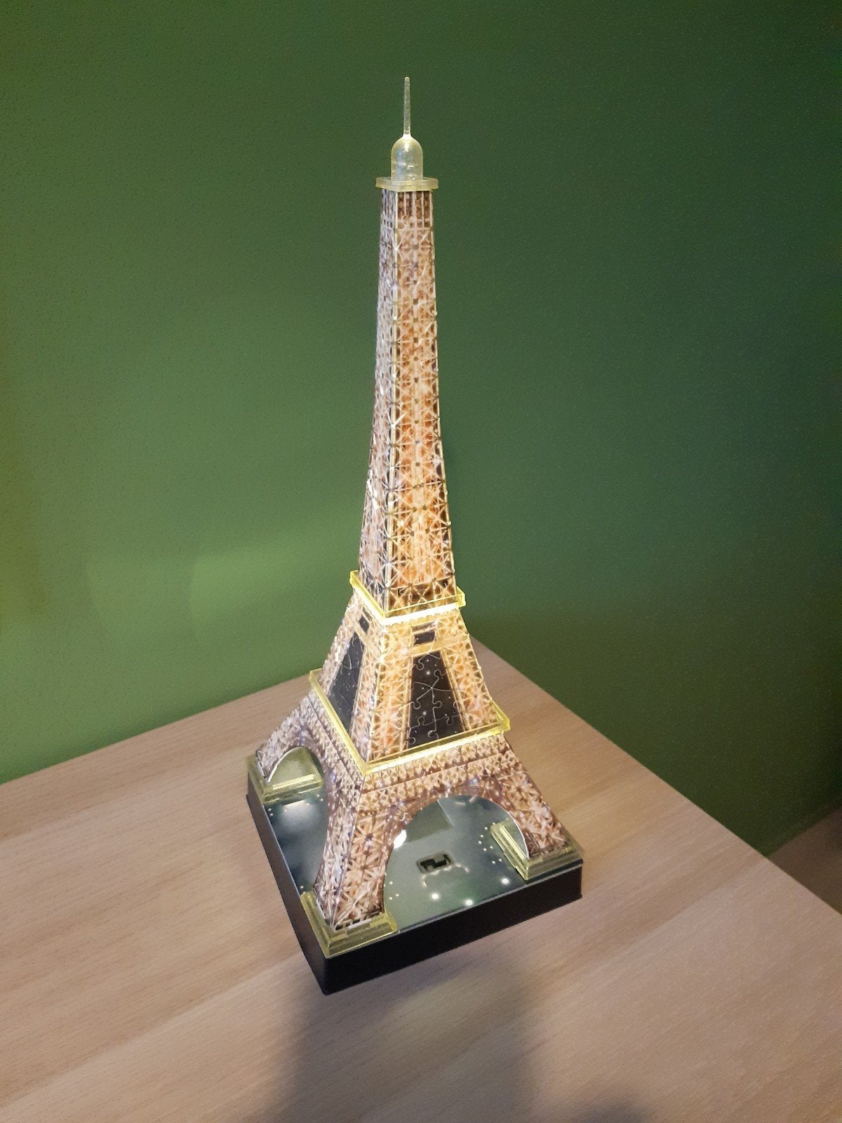 Eiffeltoren 3d puzzel met verlichting, Ophalen of Verzenden, Minder dan 500 stukjes, Zo goed als nieuw, Rubik's of 3D-puzzel