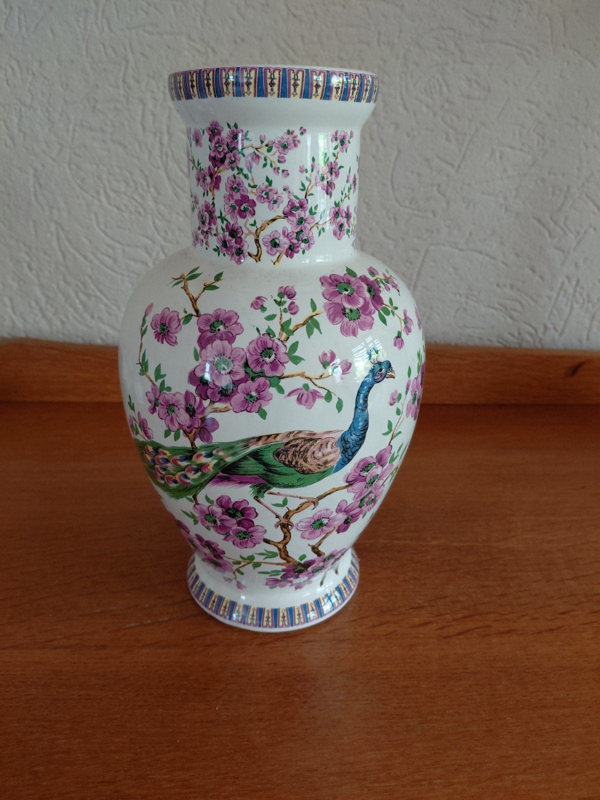 Decoratieve Chinese vaas met pauw en bloesem, Ophalen of Verzenden
