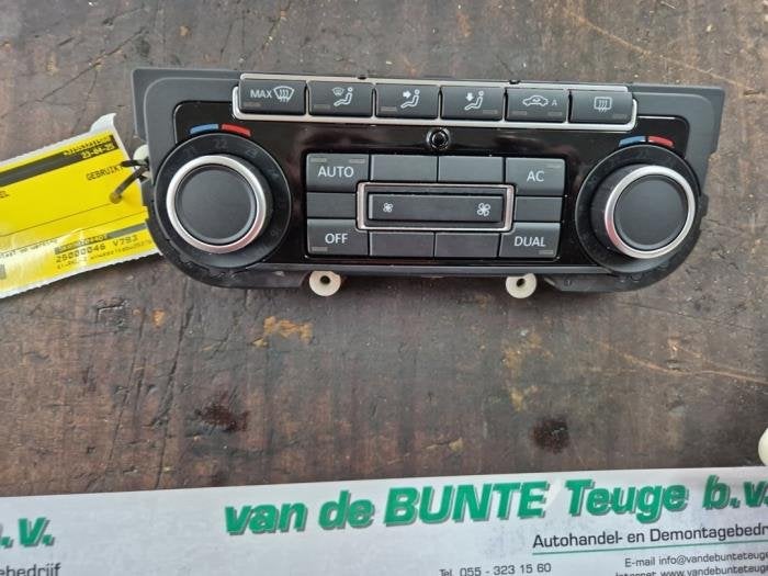 Kachel Bedieningspaneel van een Volkswagen Golf, Gebruikt, -, Volkswagen, -