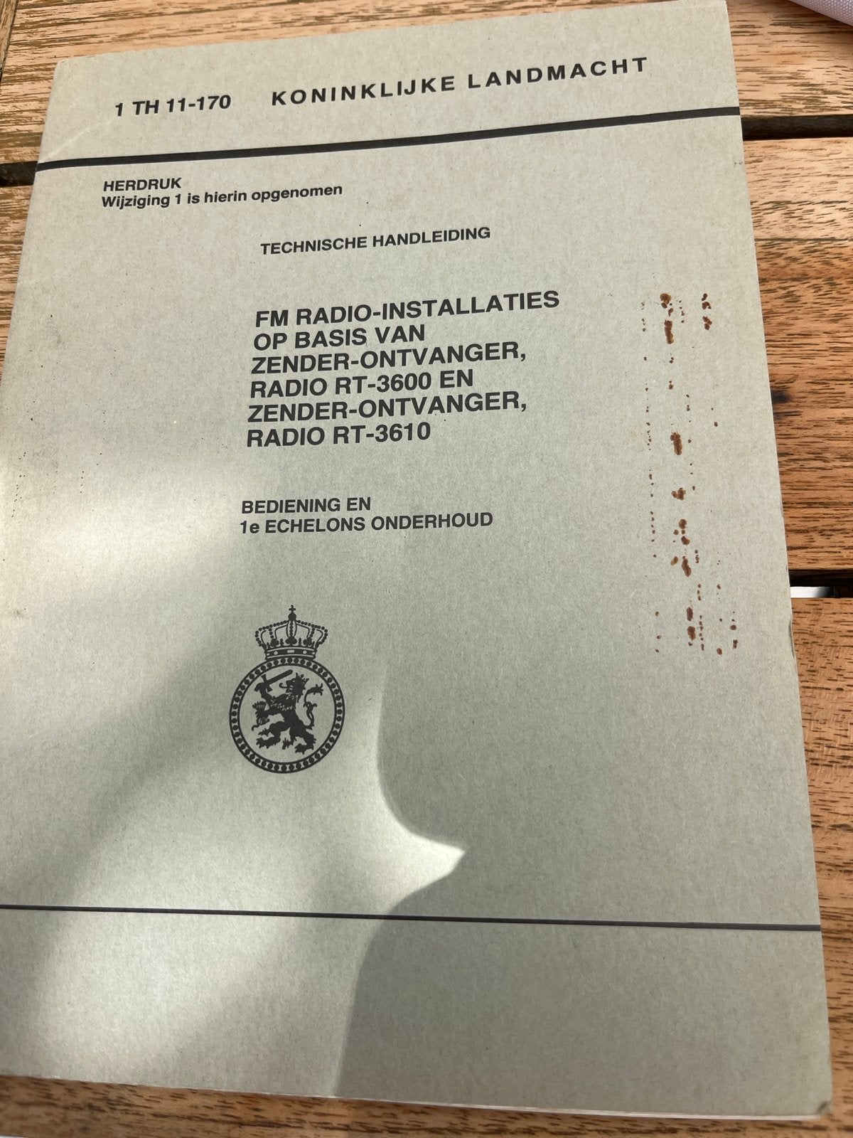 Technische Handleiding FM Radio-installaties Landmacht, Ophalen of Verzenden, 1945 tot heden, Gelezen, Landmacht