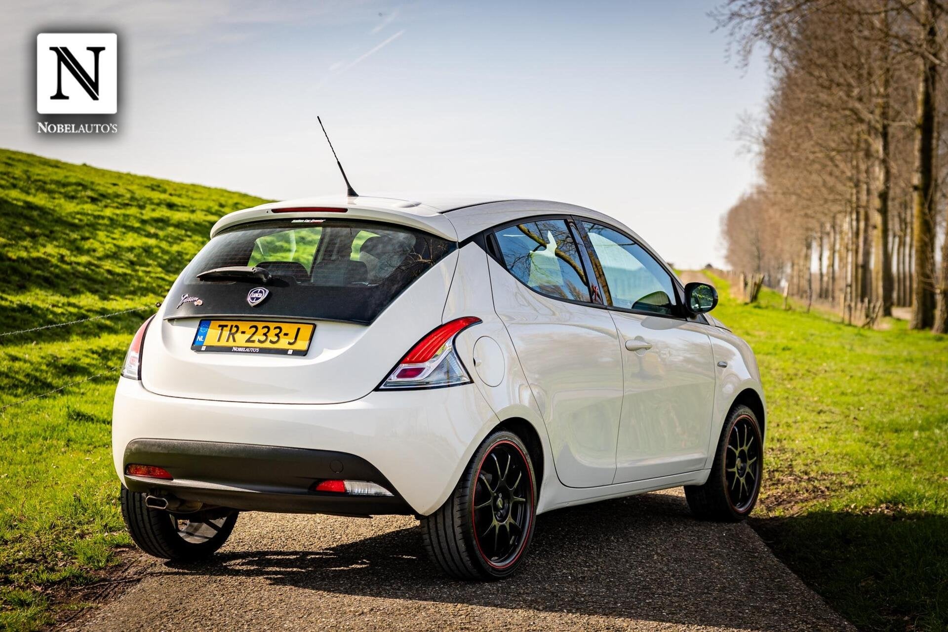 Lancia Ypsilon 1.3 MultiJet 16v | Cruise | Airco | LM Velgen, Met garantie (alle), 400 kg, Wit, Bedrijf