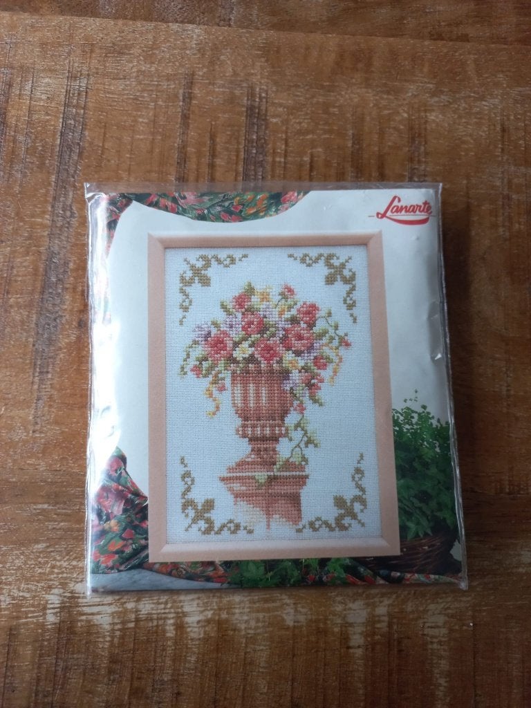 Lanarte 34171 – New Romantics – Bloemen in Vaas (Vintage), Ophalen of Verzenden, Nieuw, Handborduren, Borduurpakket