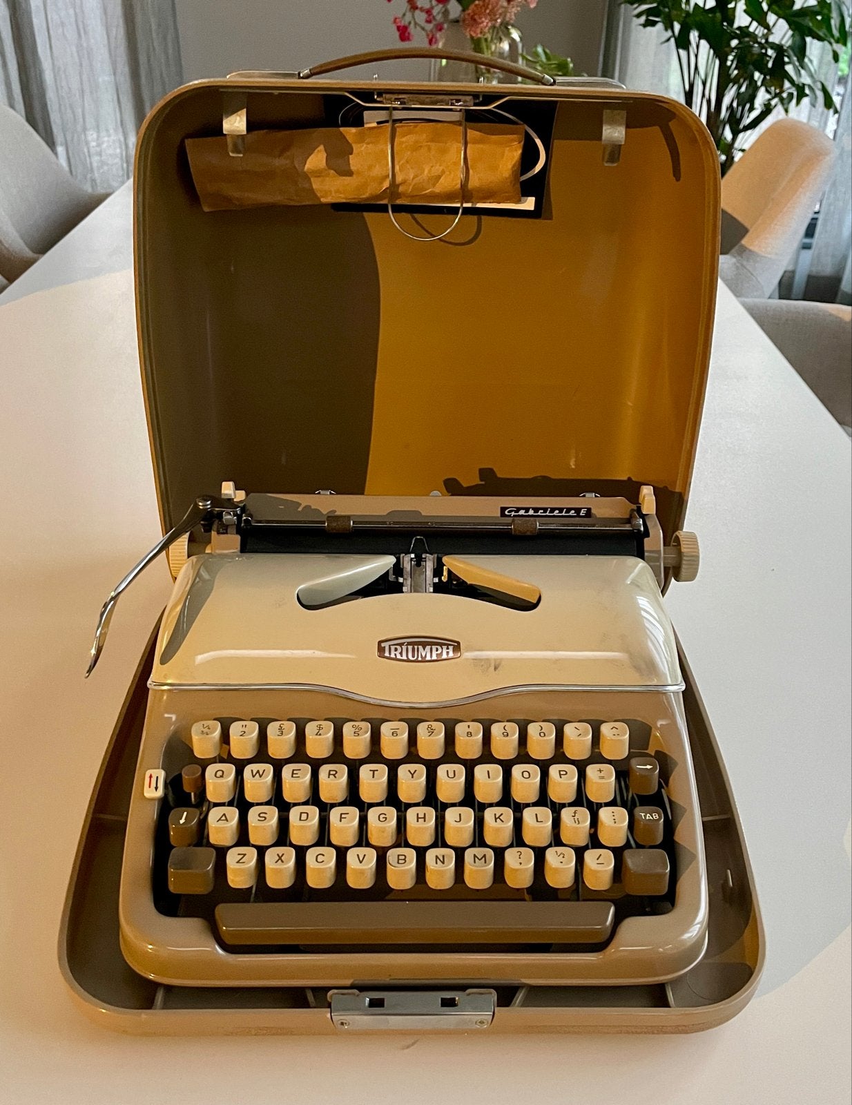 Retro typemachine Triumph Gabrielle E, Diversen, Typemachines, Ophalen, Gebruikt