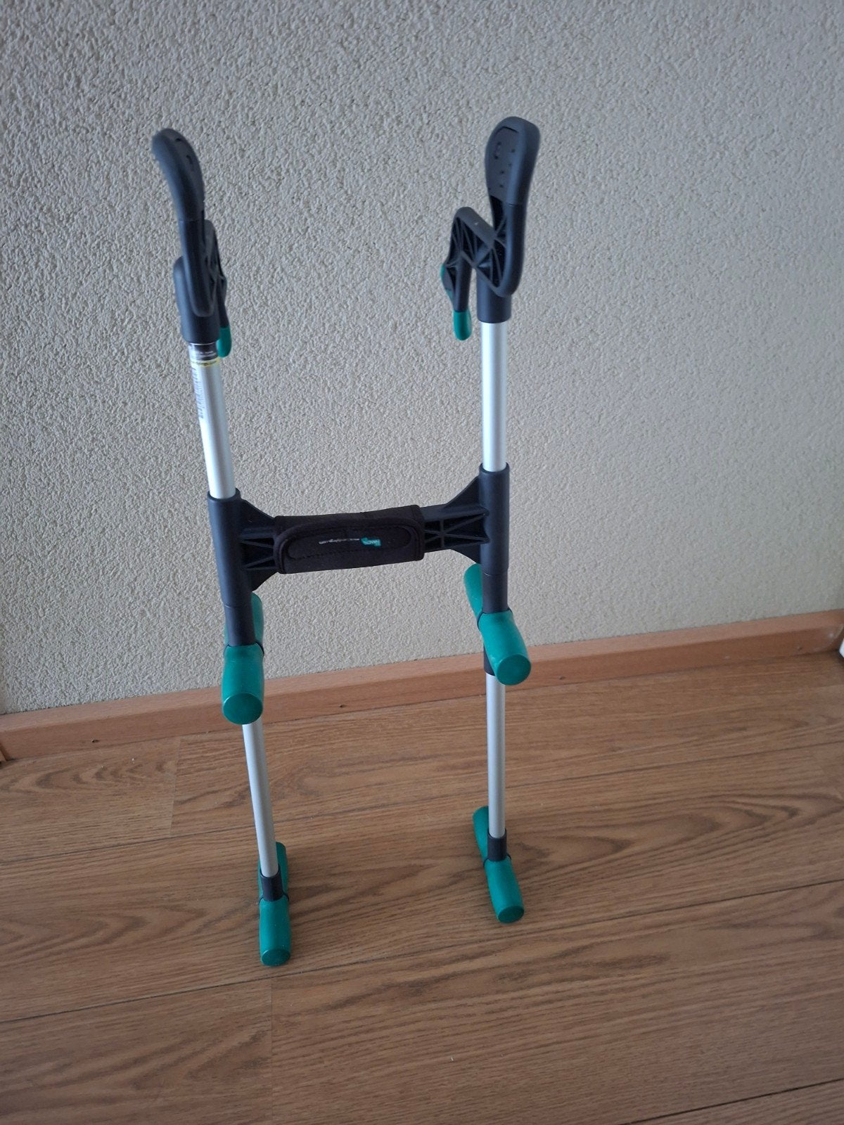 Handylegs voor het aan en uittrekken van steunkousen, Ophalen