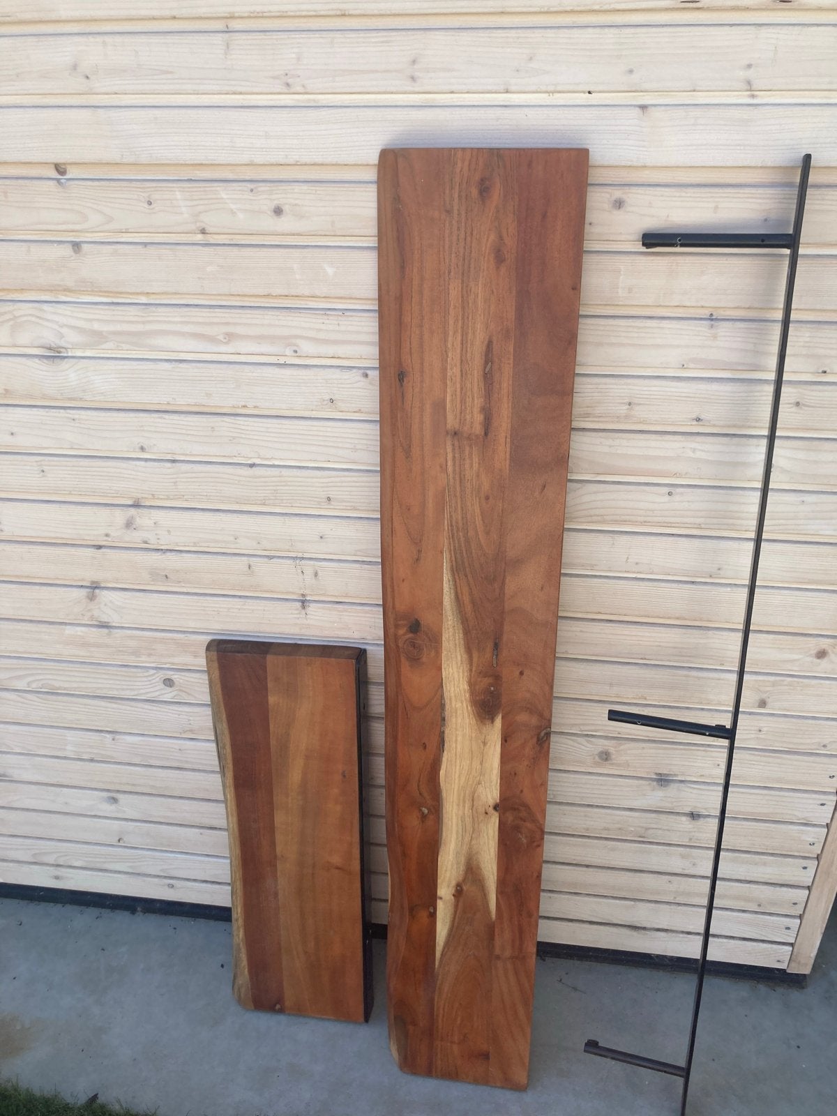 Wandplanken met metalen beugel om te bevestigen, Ophalen, Zo goed als nieuw