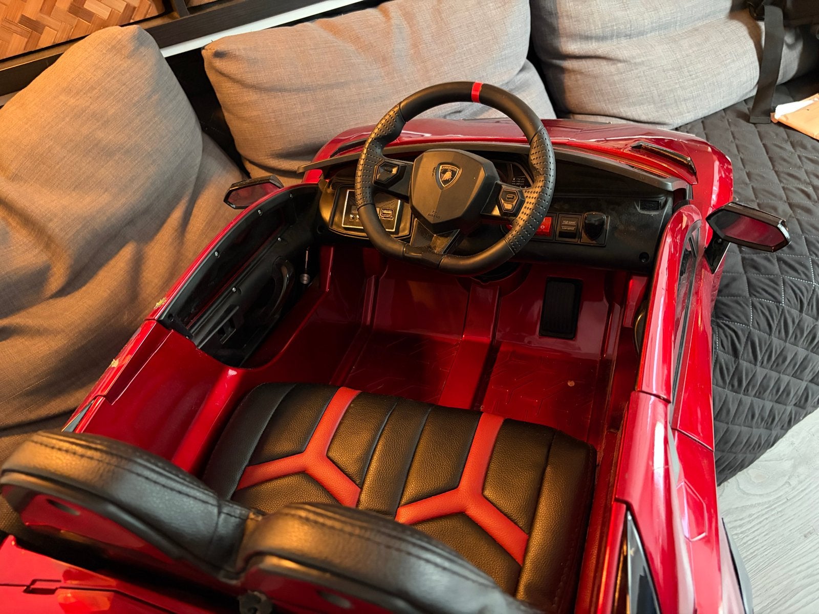 Rode Lamborghini kinderauto met lichte schade, Ophalen, Gebruikt