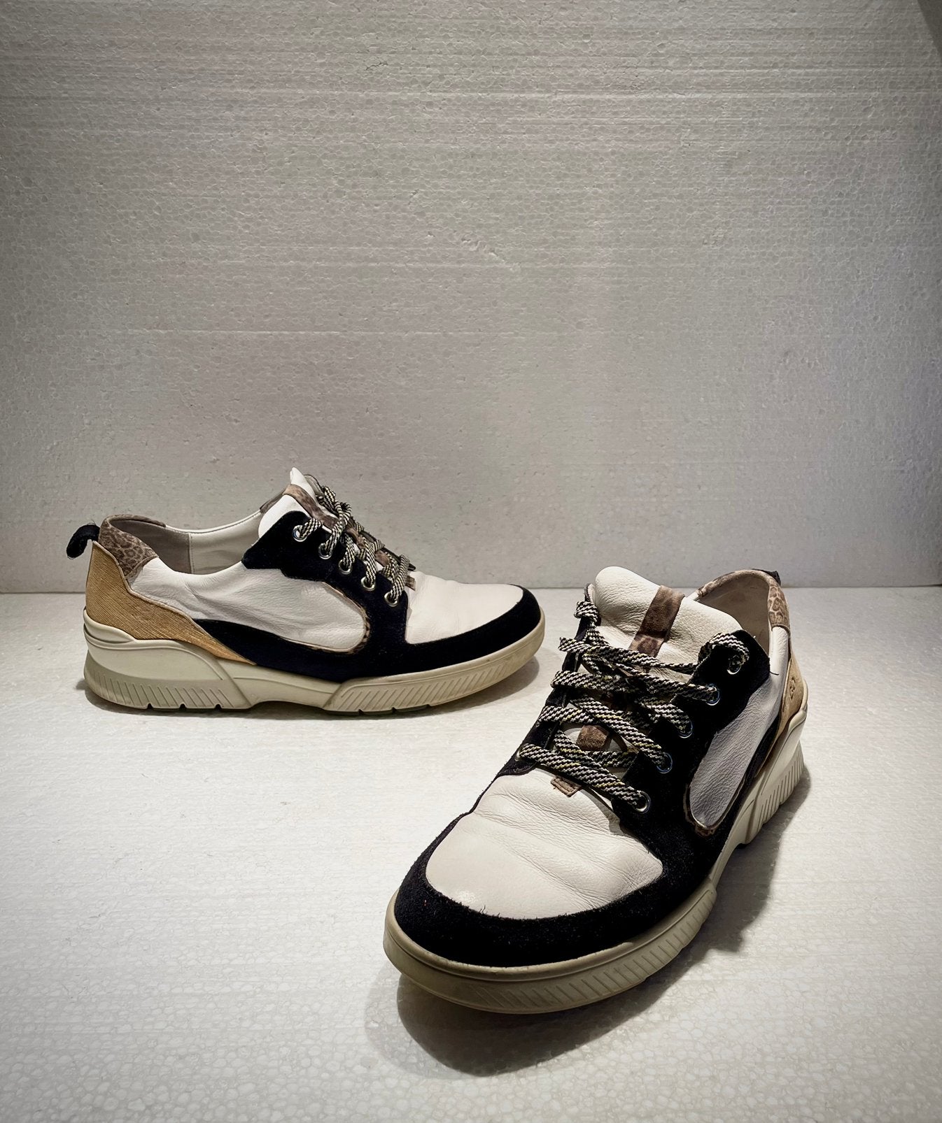 Durea design sneaker schoenen wit goud zwart tijger 40,5 G, Ophalen of Verzenden, Overige kleuren, Sneakers of Gympen