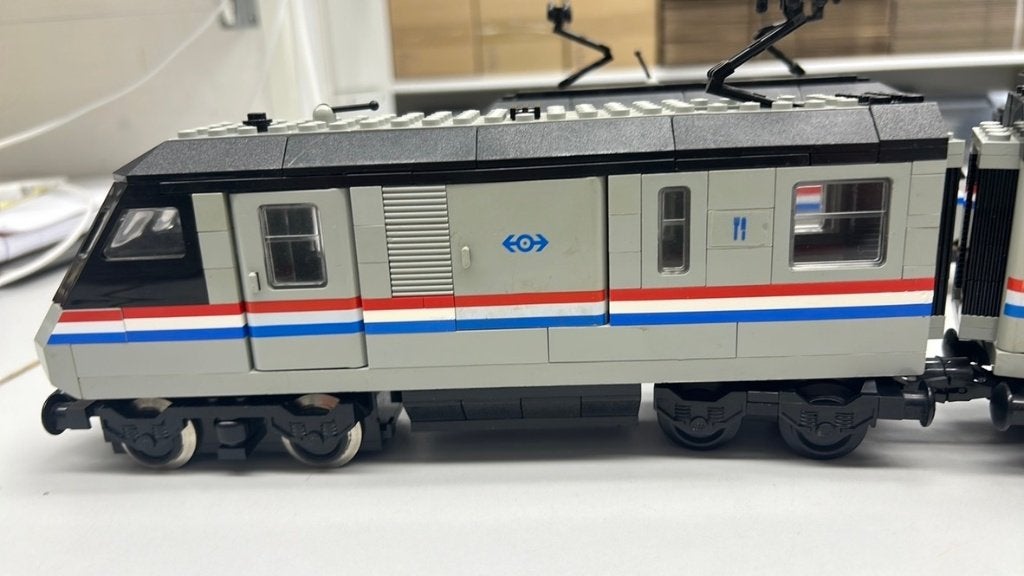 SB2776 Lego trein 9v metroliner 2x 4558, Ophalen of Verzenden, Zo goed als nieuw