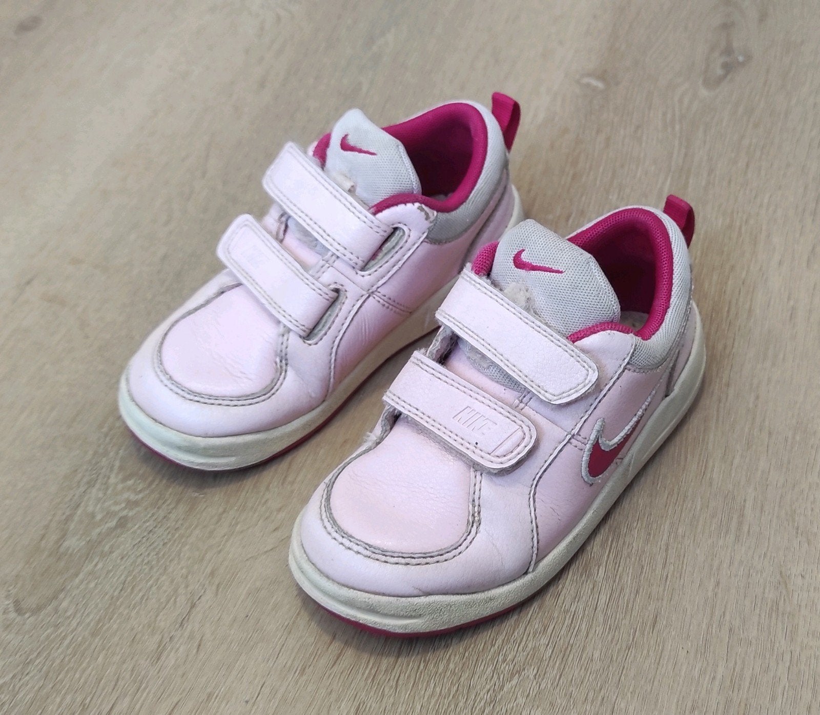 Nike sneakers schoenen roze, maat 26, Gebruikt, Meisje, Sportschoenen, Ophalen of Verzenden