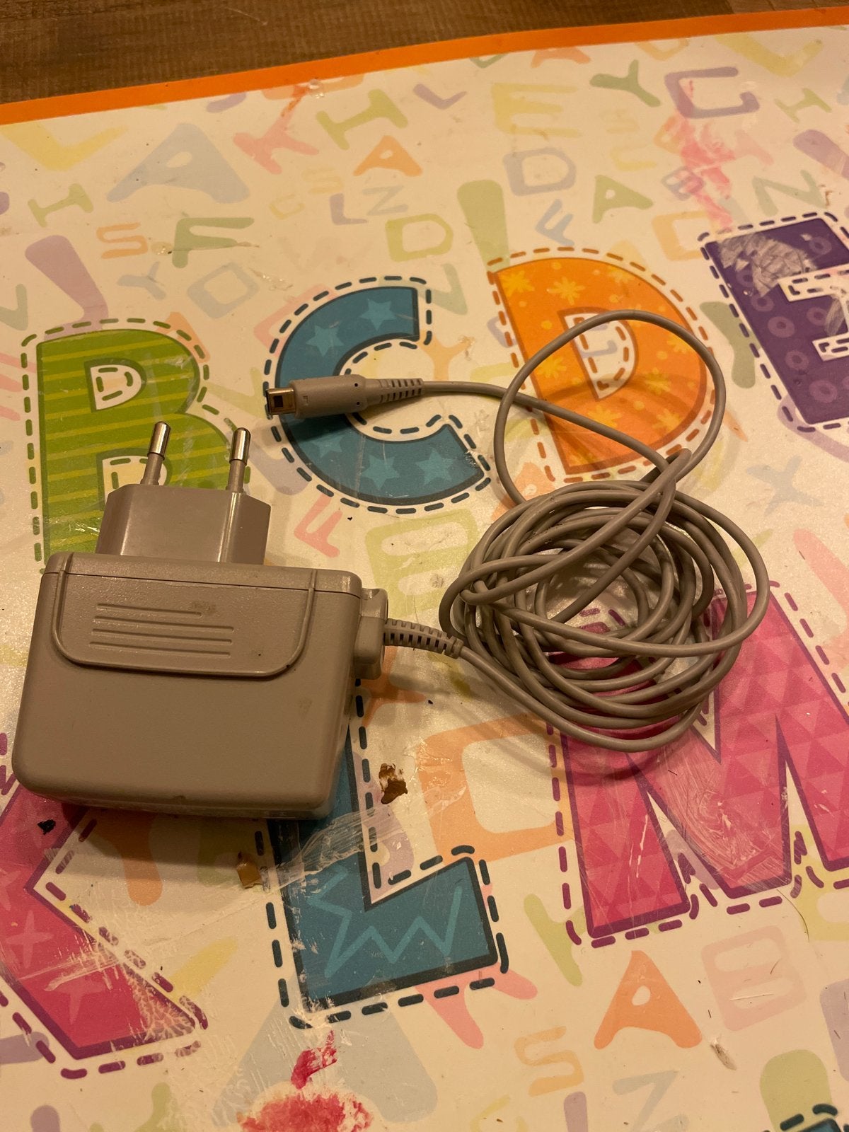 Nintendo DS Oplader - Origineel en Functioneel, Spelcomputers en Games, Ophalen of Verzenden, Gebruikt, Overige modellen, Oplader of Kabel