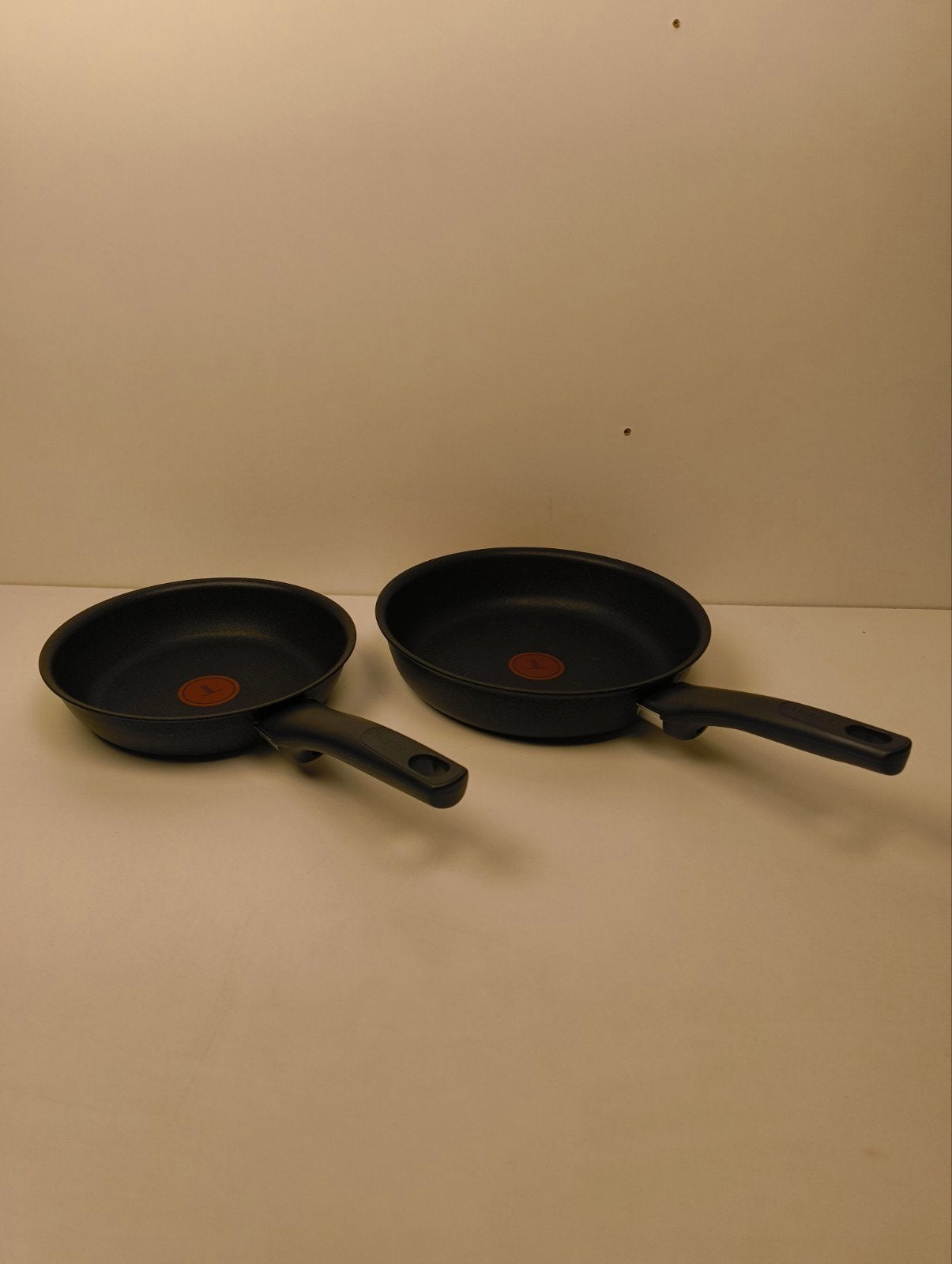 Tefal Koekenpannen - Set van 2 (24cm en 28cm) - Inductie, Koekenpan, Tefal, Rue Jean Mermoz, 69120 Vaulx-en-Velin, France, Aluminium