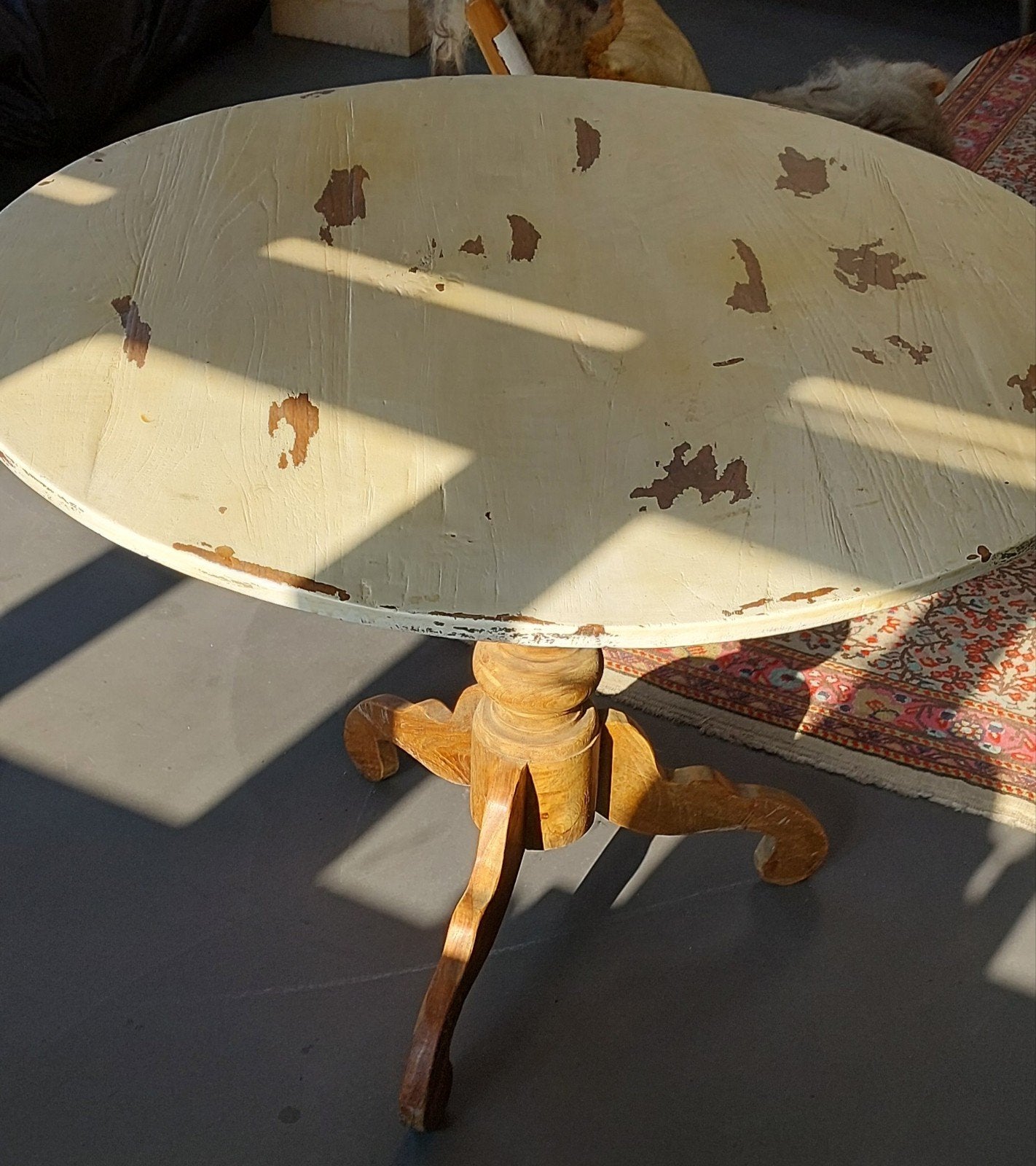 massief houten tafel, Ophalen of Verzenden, Rond, Eikenhout, 50 tot 100 cm