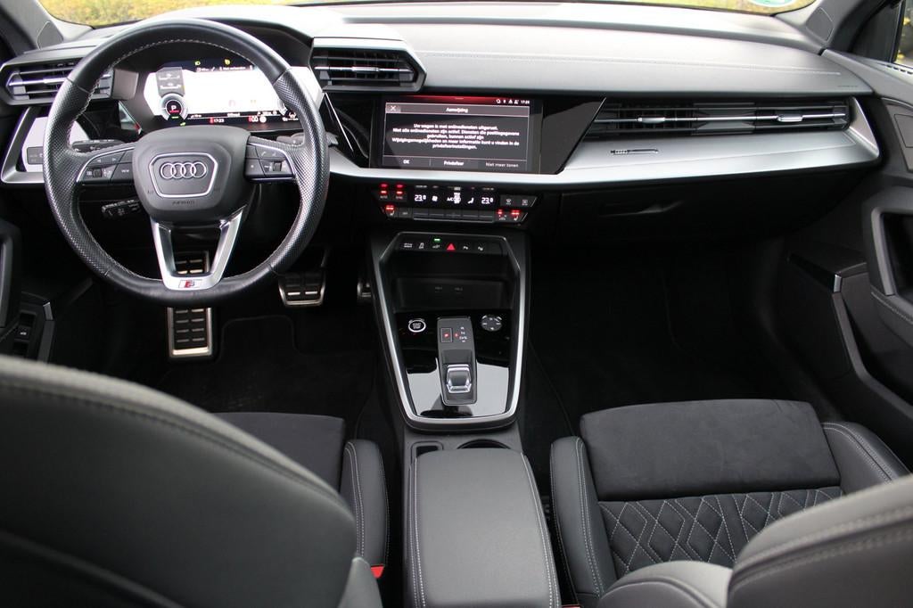 Audi A3 Sportback 40 TFSIe | 3x S-Line | Panoramadak | RS Ze, Zwart, 4 cilinders, Origineel Nederlands, Nieuw