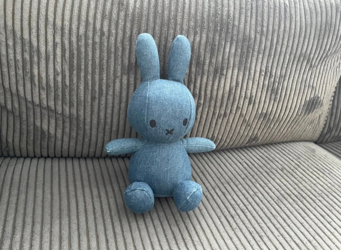 Nijntje / Miffy knuffel in spijkerstof Dick Bruna, Kinderen en Baby's, Blauw, Konijn, Nijntje, Ophalen of Verzenden