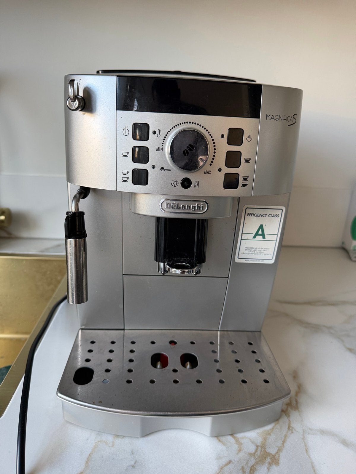 De'Longhi Magnifica S volautomatische espressomachine, Ophalen, Afneembaar waterreservoir, Gebruikt, Espresso apparaat