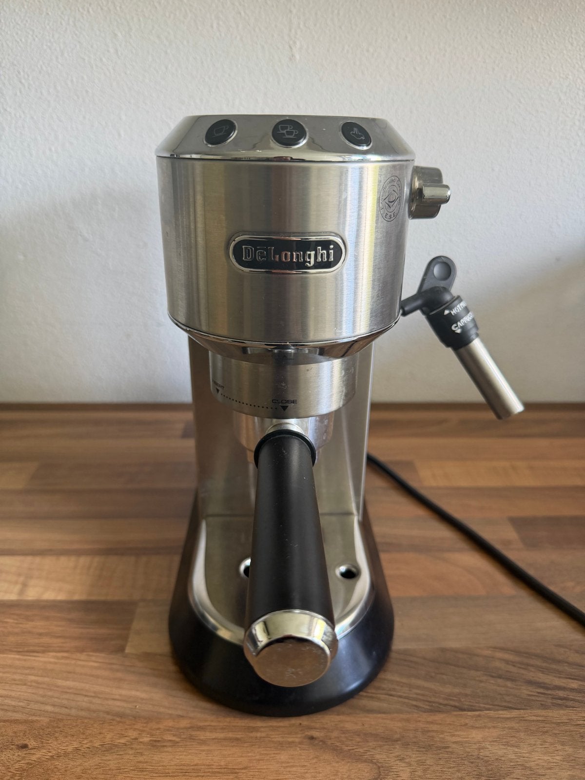 De'Longhi Dedica EC685.M Espresso Machine - Zilver, Espresso apparaat, Gemalen koffie, Zo goed als nieuw, 1 kopje