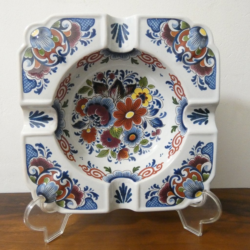 OUD Delft - asbak polychroom geschilderd [1554], Ophalen of Verzenden