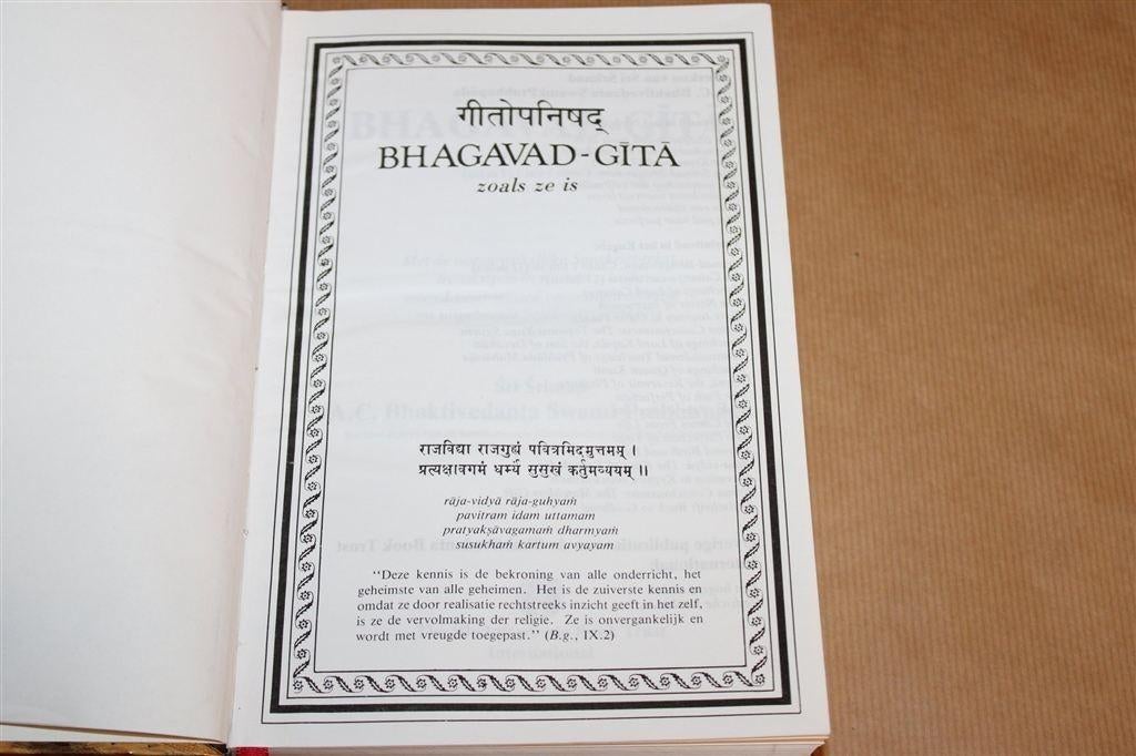 De Bhagavad-gītā Zoals Ze Is — A.C. Bhaktivedanta Swami, Boeken, Ophalen of Verzenden, Gelezen, Overige onderwerpen, Achtergrond en Informatie