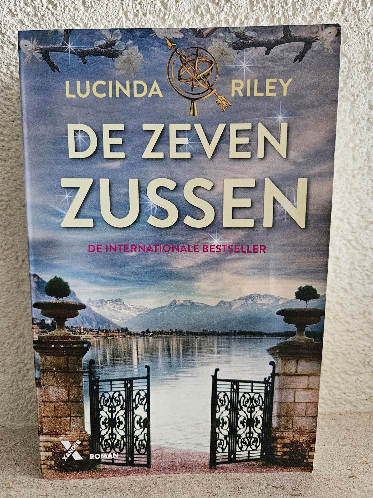 De Zeven Zussen - Lucinda Riley, Ophalen of Verzenden, Zo goed als nieuw, Lucinda Riley, Nederland
