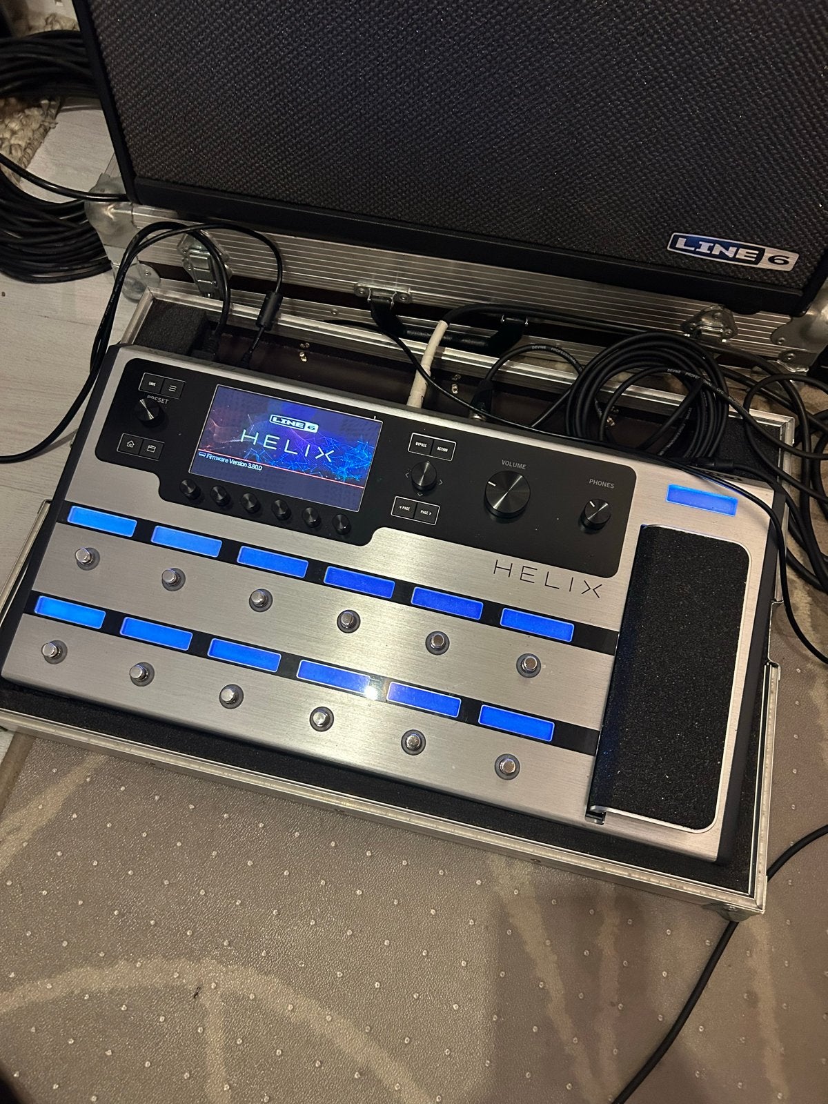 Line 6 Helix Floor Platinum (Lim. Edit.) met Flightcase, Muziek en Instrumenten, Effecten, Ophalen of Verzenden, Zo goed als nieuw