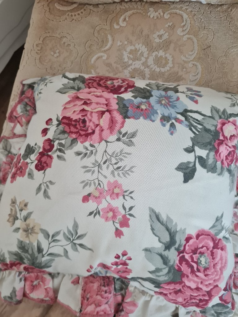 Vintage sierkussentje met Engelse rozen stof, Heikant 21 Kaatsheuvel, Meerkleurig, Ophalen of Verzenden, Zo goed als nieuw