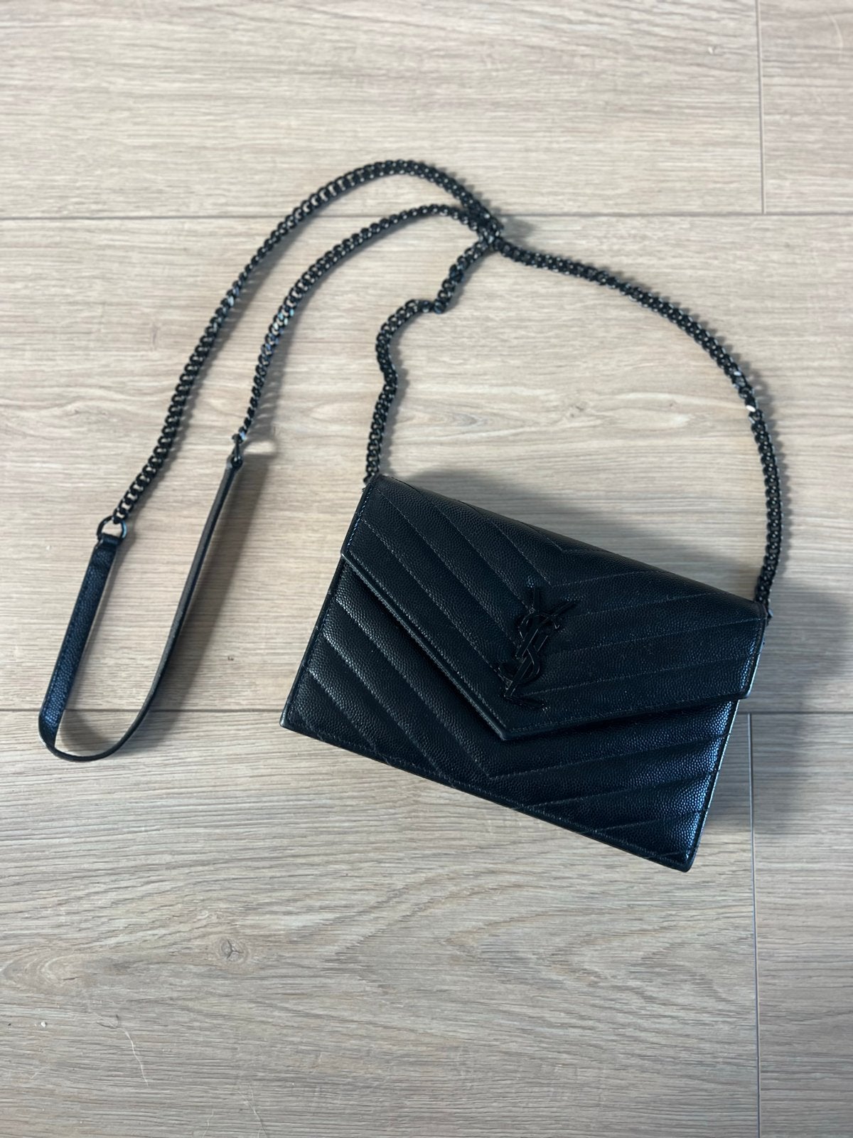 Saint Laurent YSL Envelope Chain Wallet Zwart, Ophalen of Verzenden, Zo goed als nieuw, Zwart, Schoudertasje